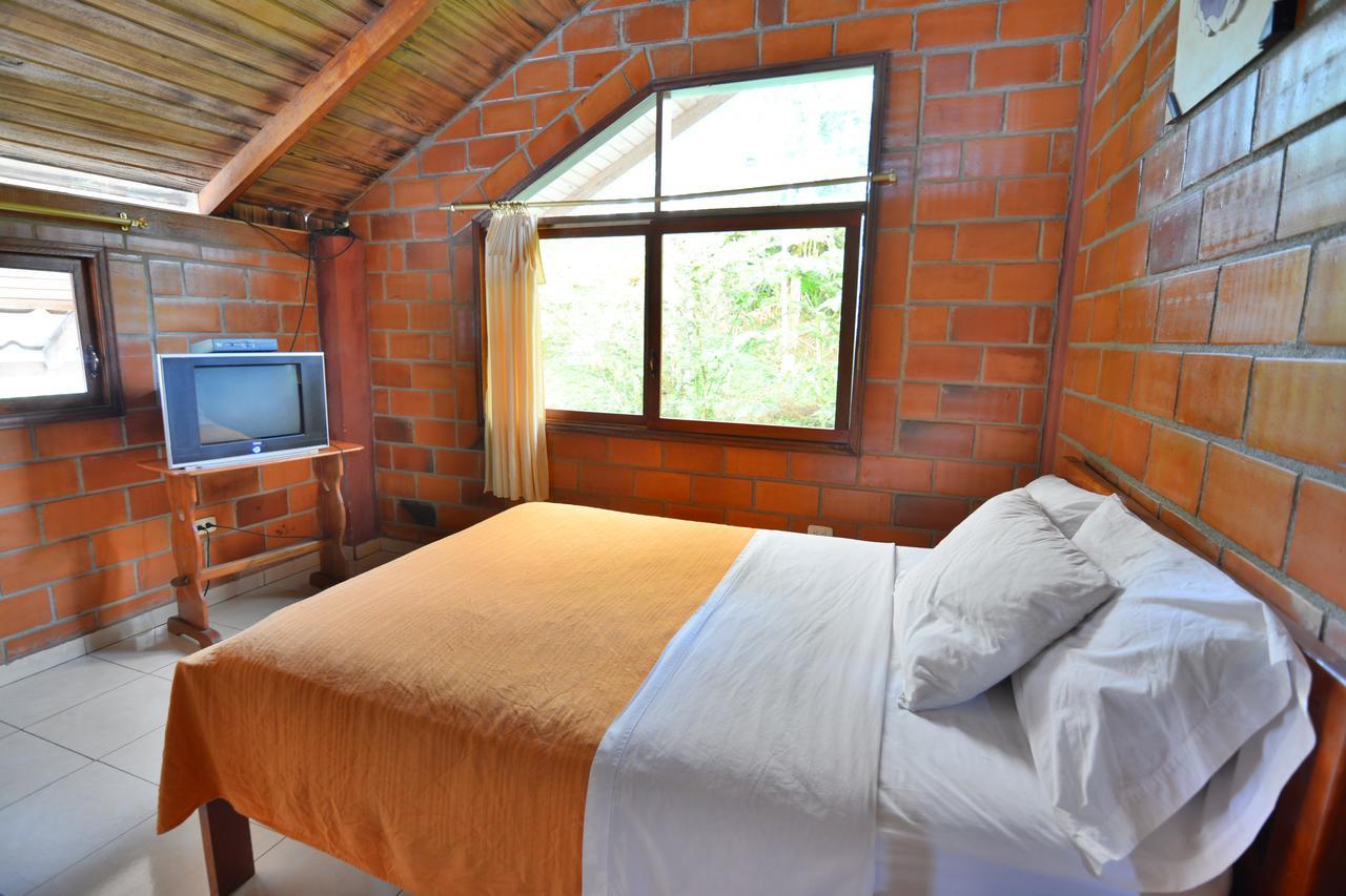 Hosteria Las Heliconias Тена Екстериор снимка