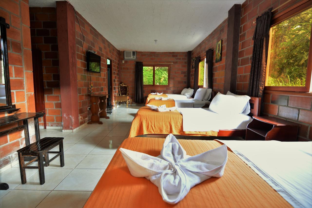 Hosteria Las Heliconias Тена Екстериор снимка